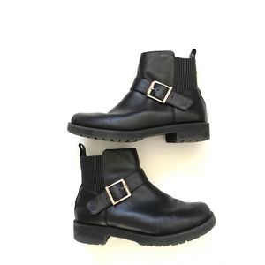 Vionic Waterproof Boots Black Size 5.5